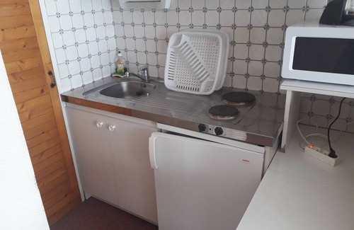 Arette Apartment | Cozy Studio for 4 with Balcony, Ski-In/Ski-Out Access, Free Parking, and Ski Locker