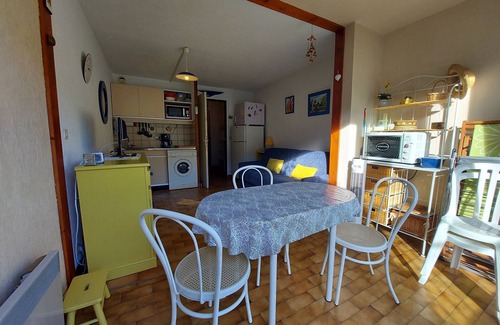 Argeles Plage Apartment | Cozy Studio for 4 with Wi-Fi, Pool, Parking – 500m from Beach