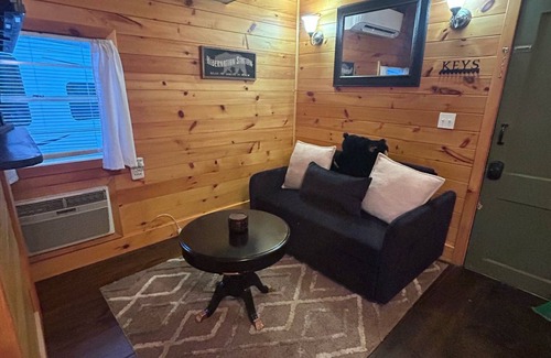 Dandridge Cabin | Cozy studio for two nestled on Lake Douglas near Gatlinburg and Pigeon Forge!