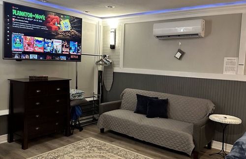 Spring Apartment | Cozy studio Generac backup powered equipped with washer&dryer. Hablo espanol