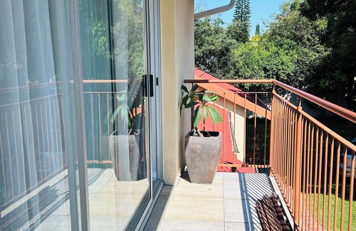 Kempton Park Apartment | Cozy studio in adorable Kempton Park with AC, WiFi