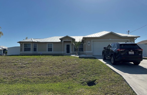 Mariner Apartment | Cozy studio in amazing Cape Coral with AC, WiFi