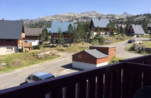 Arette Apartment | Cozy studio in Arette, near slopes and shops