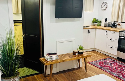 Twining Apartment | Cozy studio in awesome Washington with WiFi access