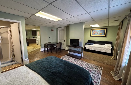 Belle Plaine Apartment | Cozy studio in beautiful Belle Plaine, IA