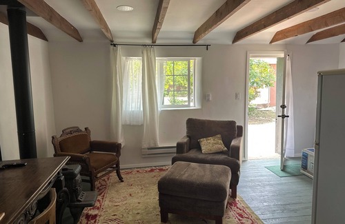 Las Vegas Apartment | Cozy Studio in Charming Las Vegas Compound just a block from the Plaza