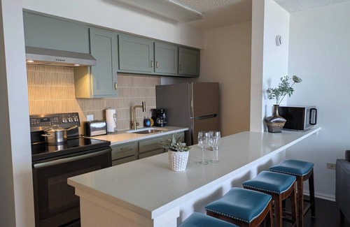 Downtown Denver Condo | Cozy Studio in Denver Central Business and Theater District, fitness room, pool