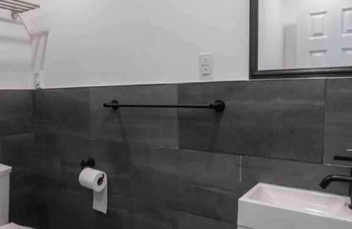 Ville-Marie Apartment | Cozy Studio in Downtown Montreal!