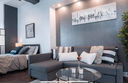 Ville-Marie Apartment | Cozy Studio in Downtown Montreal!