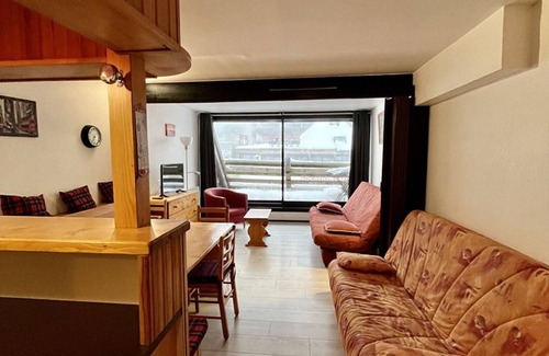 Laveissiere Apartment | Cozy studio in the heart of the resort, balcony, perfect for 4 people
