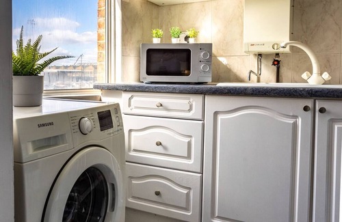 Royal Docks Apartment | Cozy Studio in the heart of London