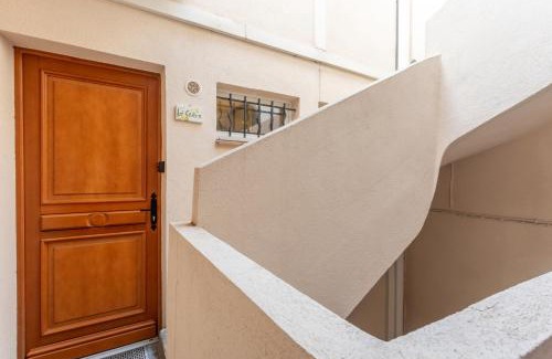 Old Town Apartment | Cozy studio Le Cèdre, Port de Saint Tropez