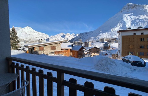 Les Almes Apartment | Cozy Studio Near Slopes with Balcony and Ski Storage