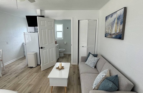 Southwest Apartment | Cozy Studio Nestled In the heart of WPB