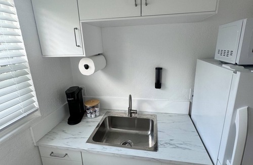 Southwest Apartment | Cozy Studio Nestled In the heart of WPB