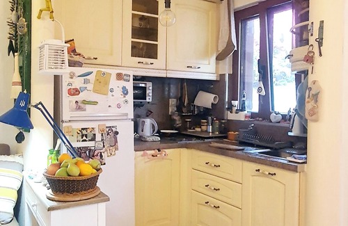 Poros Apartment | Cozy studio-Only 1 min (opposite) from the sea!nfor pet lovers!