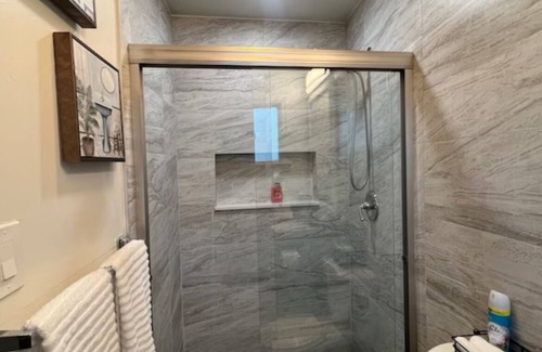 Sacramento Apartment | Cozy studio perfect for students with AC and WiFi in delightful Sacramento