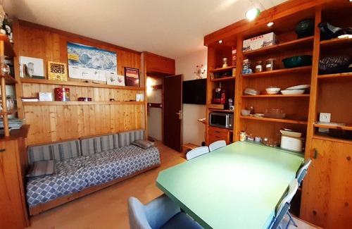 Piau Engaly Apartment | Cozy Studio Sleeps 4 with Balcony, Elevator, Ski Locker - Piau Engaly