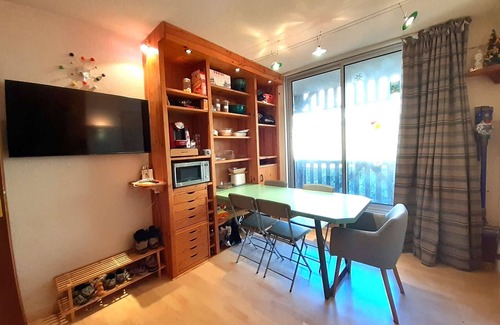 Piau Engaly Apartment | Cozy Studio Sleeps 4 with Balcony, Elevator, Ski Locker - Piau Engaly