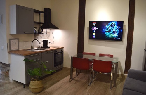 Palacio Apartment | Cozy Studio st Level in the Very Center of Madrid