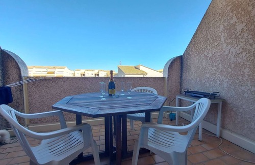Marseillan Plage Apartment | Cozy Studio with Pool Access, Terrace, and Parking - Pet Friendly!