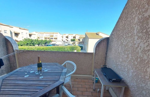 Marseillan Plage Apartment | Cozy Studio with Pool Access, Terrace, and Parking - Pet Friendly!
