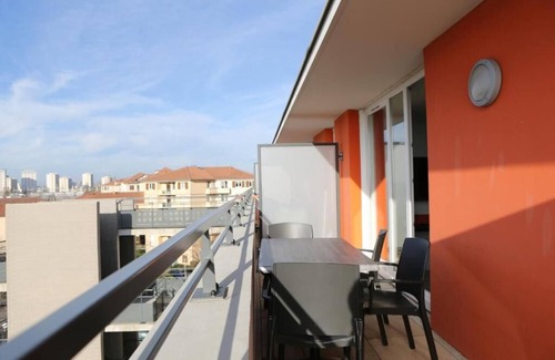 Chevilly-Larue Hotel | Cozy Studio with Modern Kitchenette w/Convenient Access to Tramway T7