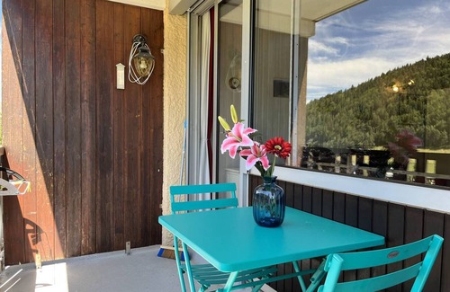 Villard-de-Lans Apartment | Cozy Studio with Balcony near Ski Slopes and Town Center - Sleeps 4