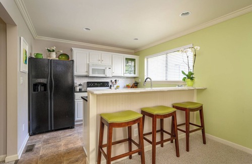 Charlottesville House | Cozy Studio with Nature Access