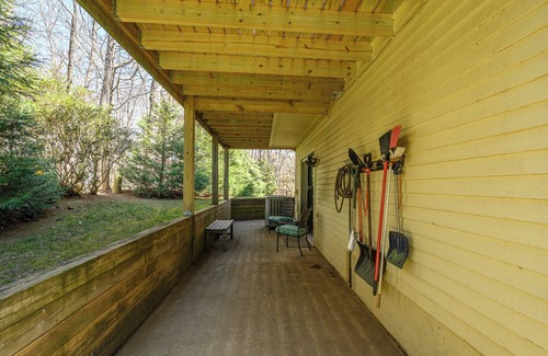 Charlottesville House | Cozy Studio with Nature Access
