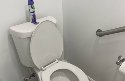 Greenacres Apartment | Cozy Studio with Kitchen, 10 mins from PB Airport
