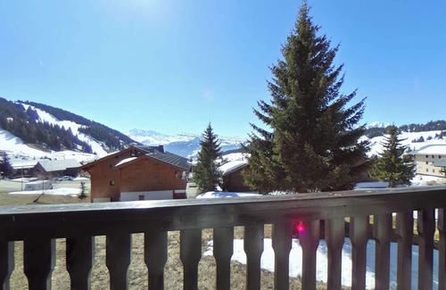 Les Saisies Apartment | Cozy Studio with Balcony in Les Saisies, Sleeps 4, Central Location