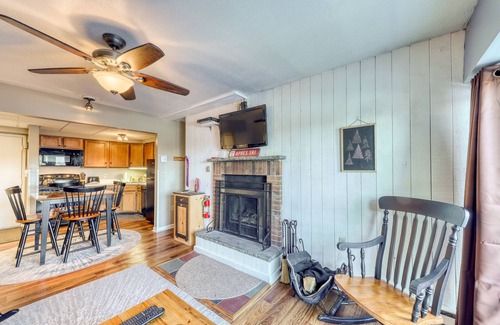 Killington Condo | Cozy studio with balcony, full kitchen, and free WiFi - walk to lifts