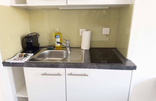 Sihlfeld Apartment | Cozy Studio with Balcony in the City BE37