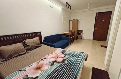 Thane West Apartment | Cozy studio with Dolby Sounds Hiranandani Estate