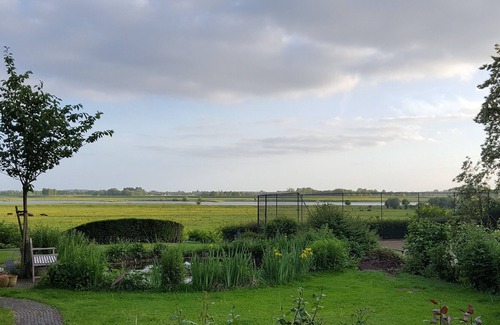 Elst Bed & Breakfast | Cozy studio with jacuzzi and beautiful view
