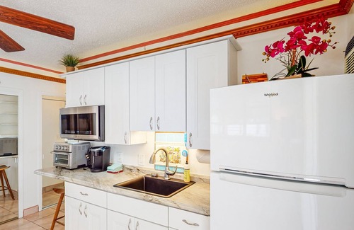 New Town Apartment | Cozy studio with Murphy bed, kitchenette, WiFi, patio, & convenient location
