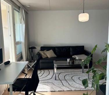 Lantinen District Apartment | Cozy Studio with Private Sauna in a Peaceful Area