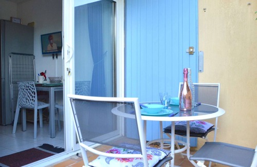 Foulquines Apartment | Cozy Studio with Terrace, Pool Access, and Parking in Narbonne Plage