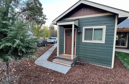 Klamath Falls Apartment | Cozy studio with WiFi and AC in charming Running Y Ranch Resort Klamath Falls