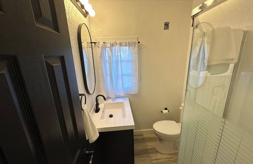 Carter Lake Apartment | Cozy studio with WiFi, fitness room in charming Carter Lake