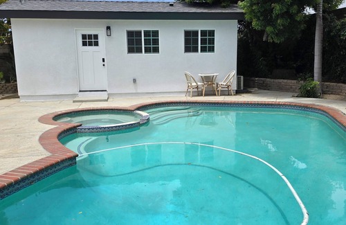 Westminster Apartment | Cozy studio with WiFi and AC in welcoming Westminster