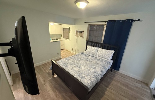 Dania Beach Condo | Cozy studio with WiFi and AC in marvelous Hollywood