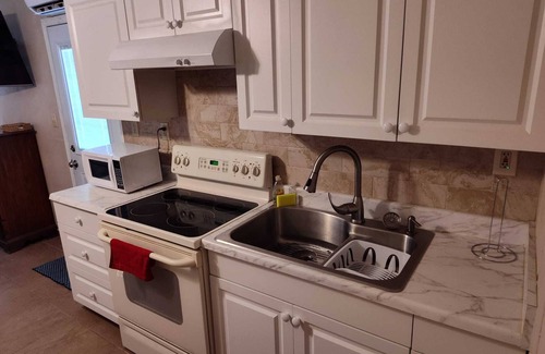 Lakeland Apartment | Cozy studio with WiFi and AC in peaceful Lakeland