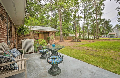 Beaufort Apartment | Cozy Studio with Yard, 6 Miles to Dwtn Beaufort!