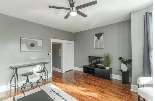 Philadelphia Apartment | Cozy & Stylish 1BR | near CHOP & Penn