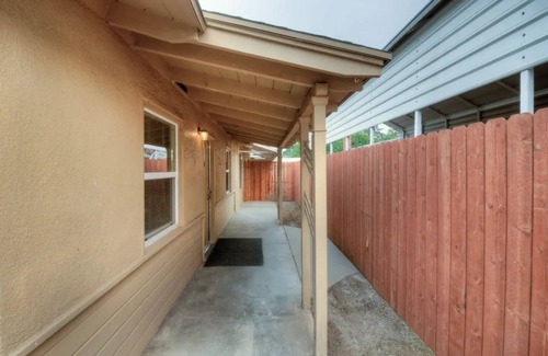 Roosevelt House | Cozy & Stylish 2BD/1BTH - Great for Long-term Stay