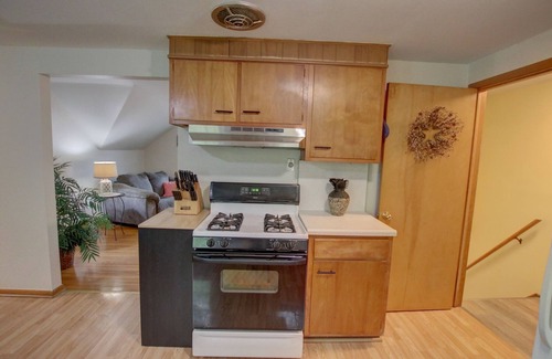Lackawanna Apartment | Cozy Stylish Apartment very close to Highmark Stadium