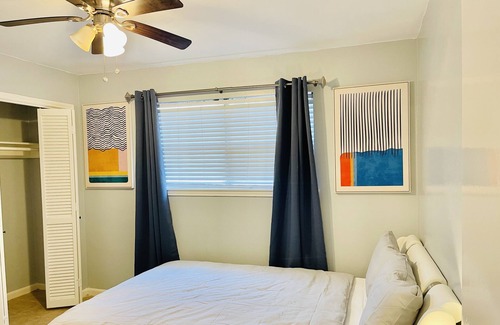 Barker House | Cozy & Stylish Home Houston