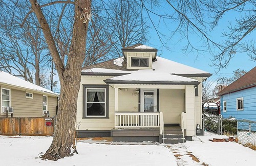 Englewood House | Cozy & Stylish Home in South Denver – Near Parks, Dining & Hospitals